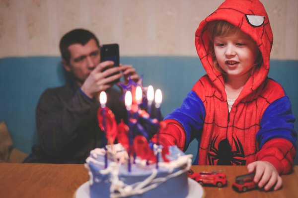 Transformez-vous en héros avec la lance toile de spiderman !